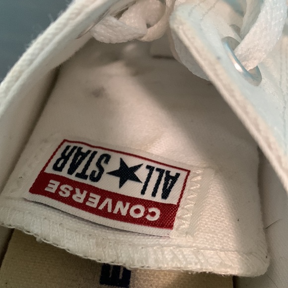 Unisex white converse. Men’s 5/ Women’s 7 - Picture 8 of 10